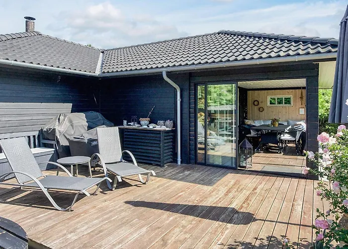4 Star In Store Fuglede