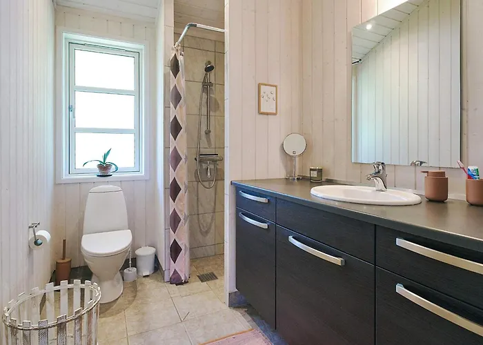 4 Star In Holiday home Store Fuglede