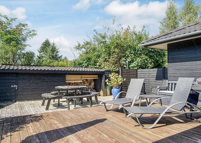 4 Star In Holiday home Store Fuglede